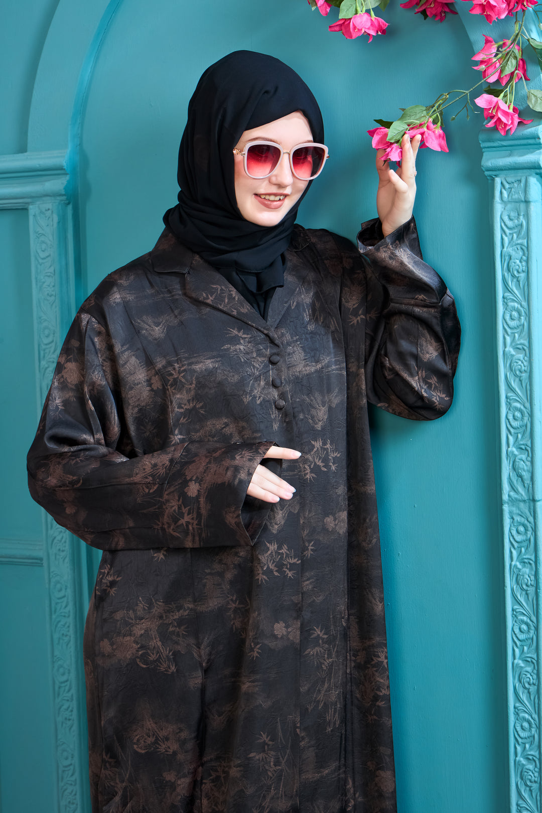 Sophisticated Black Abaya with Subtle Pattern