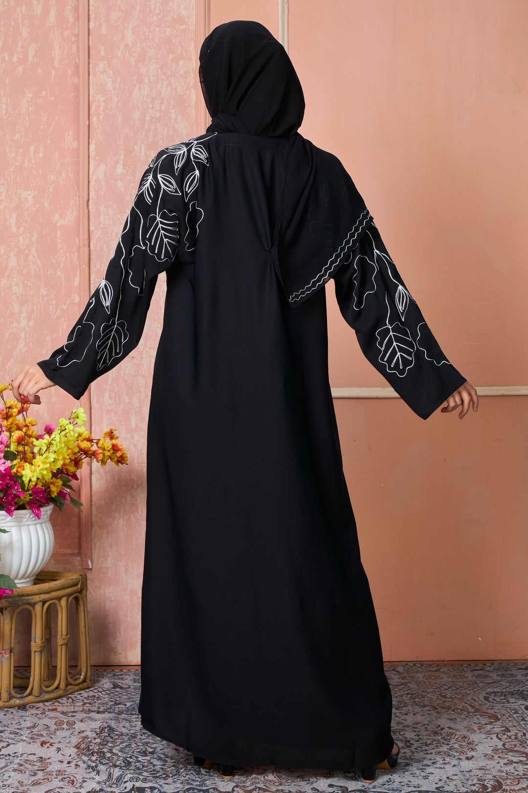 Mono Bloom Abaya